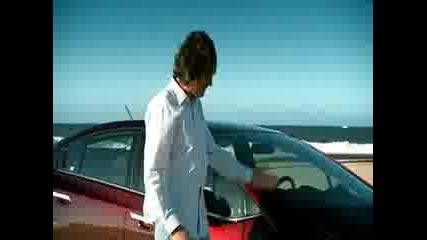 top gear !!! оператора се заглежда по мацки !!!
