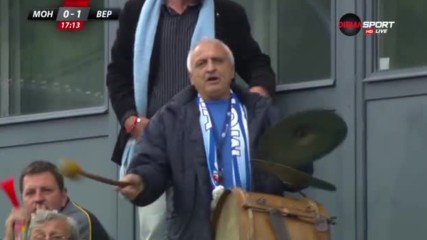 Колоритна агитка вика за Монтана срещу Верея