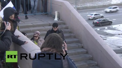 Russia: Protesters taken away at Nemtsov march