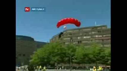 Неуспешен скок с парашут от висока сграда