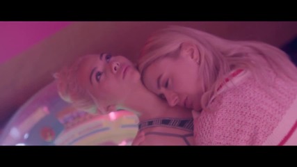 Премиера! Hayley Kiyoko - Cliffs Edge