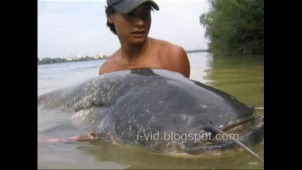 Огромна Риба