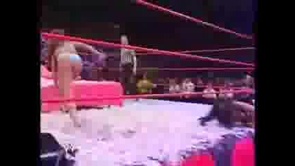 Wwe - Christy Hemme vs. Candice Michelle