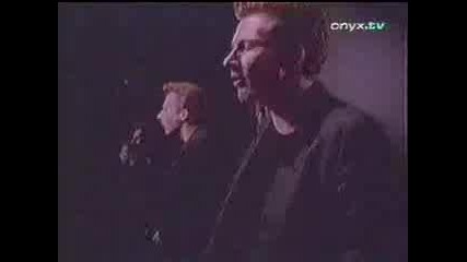 Black - Everything Is Coming Up Roses