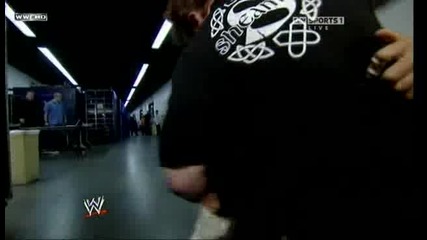 Шеймъс пребива Играта преди мачът им. | Extreme Rules 2010 | 