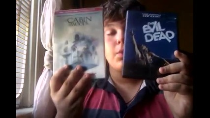 Сравнение между хорър филмите Злите Мъртви (1981) и Хижа в Гората (2012)