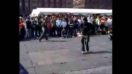Breakdance Zocalo Mexico D.f..avi