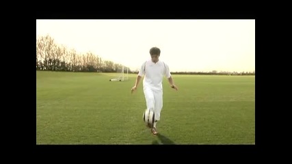 Freestyle Football Tricks - Neck Catch 