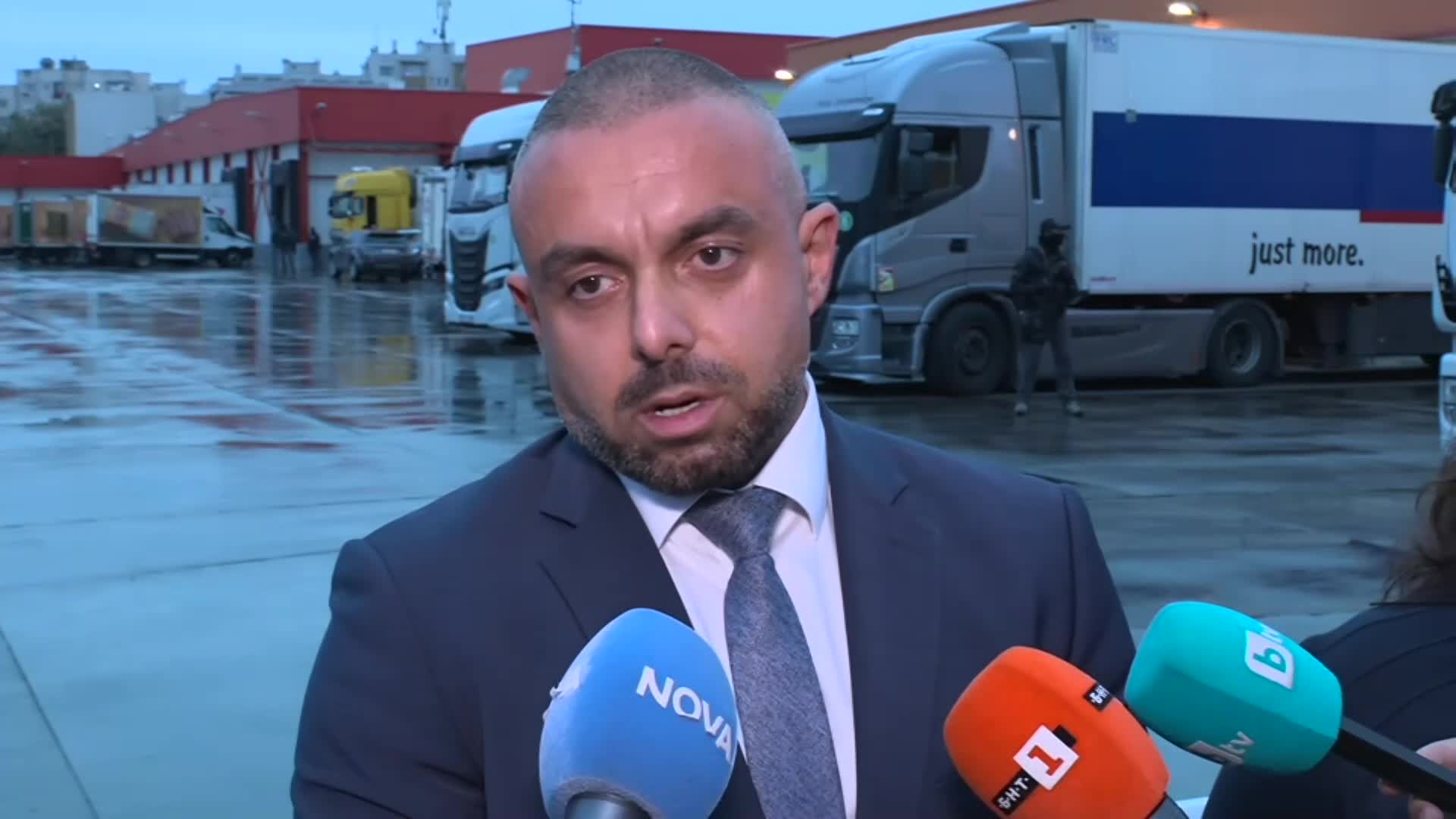 ГДБОП разби наркоканал в Ловеч: Откриха 200 кг марихуана и над 10 кг кокаин в хладилни камиони