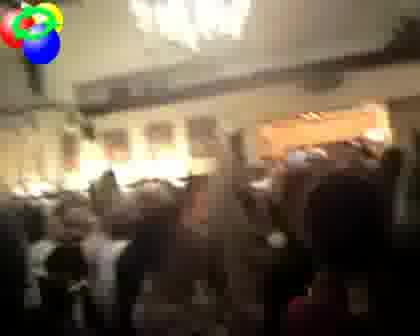 Пияни Фенове Пеят За Берба