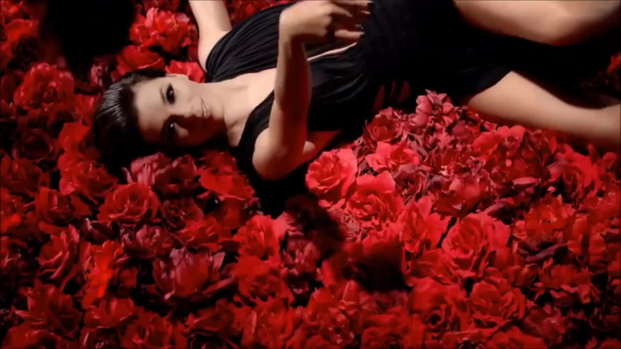 Отговорни сме . . . Stella Kalli - Ypeuthinoi Eimaste