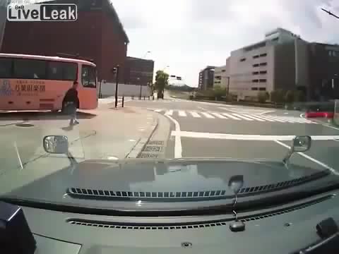 Бърз начин да хванеш автобус...