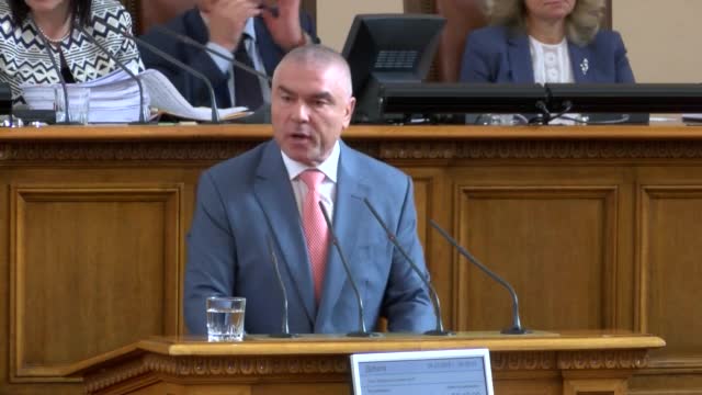 Марешки: Искаме оставката и на Симеонов, и на Каракачанов