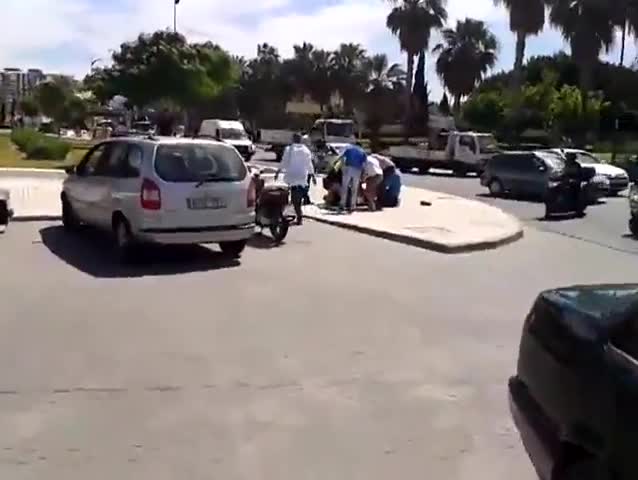 Хората не се поколебаха , без страх хванаха бикът за рогата!