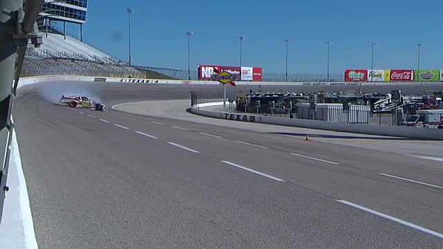 Дрифт в Nascar! Малко късмет и доста умения :)