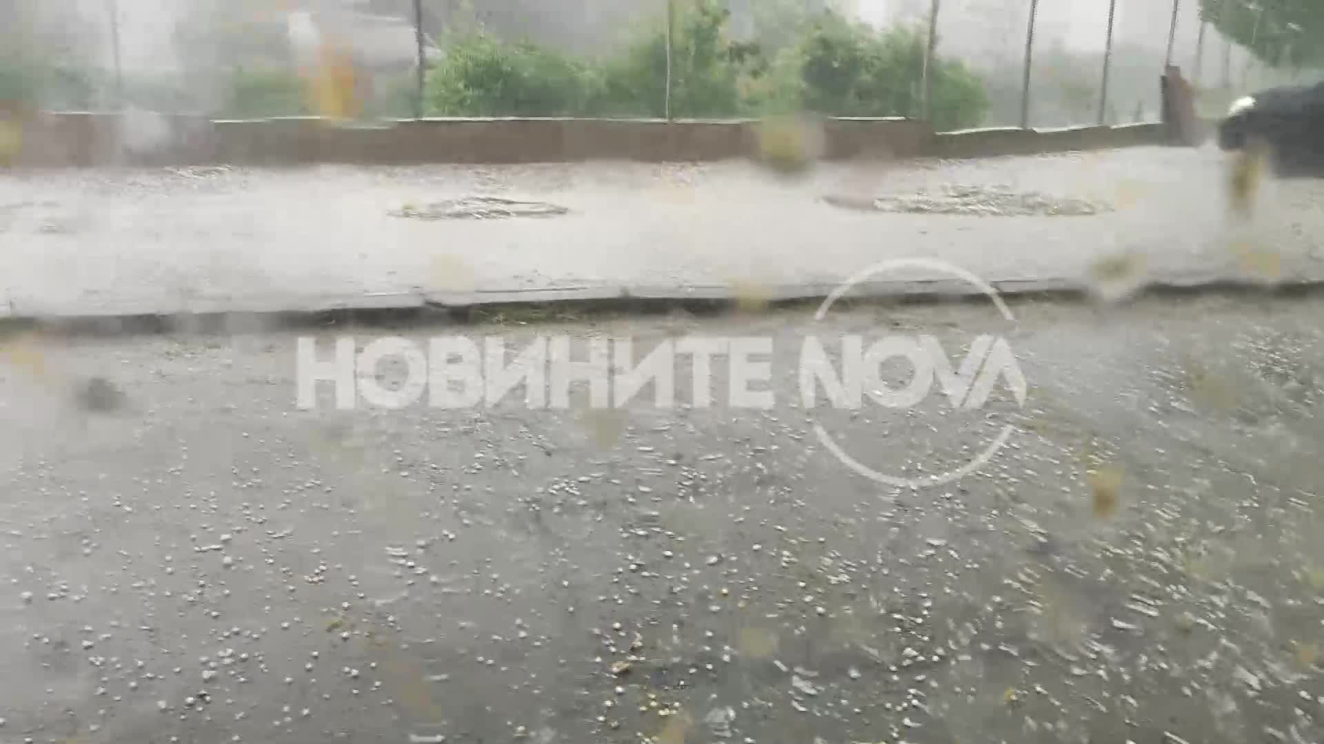 Силна градушка удари Перник