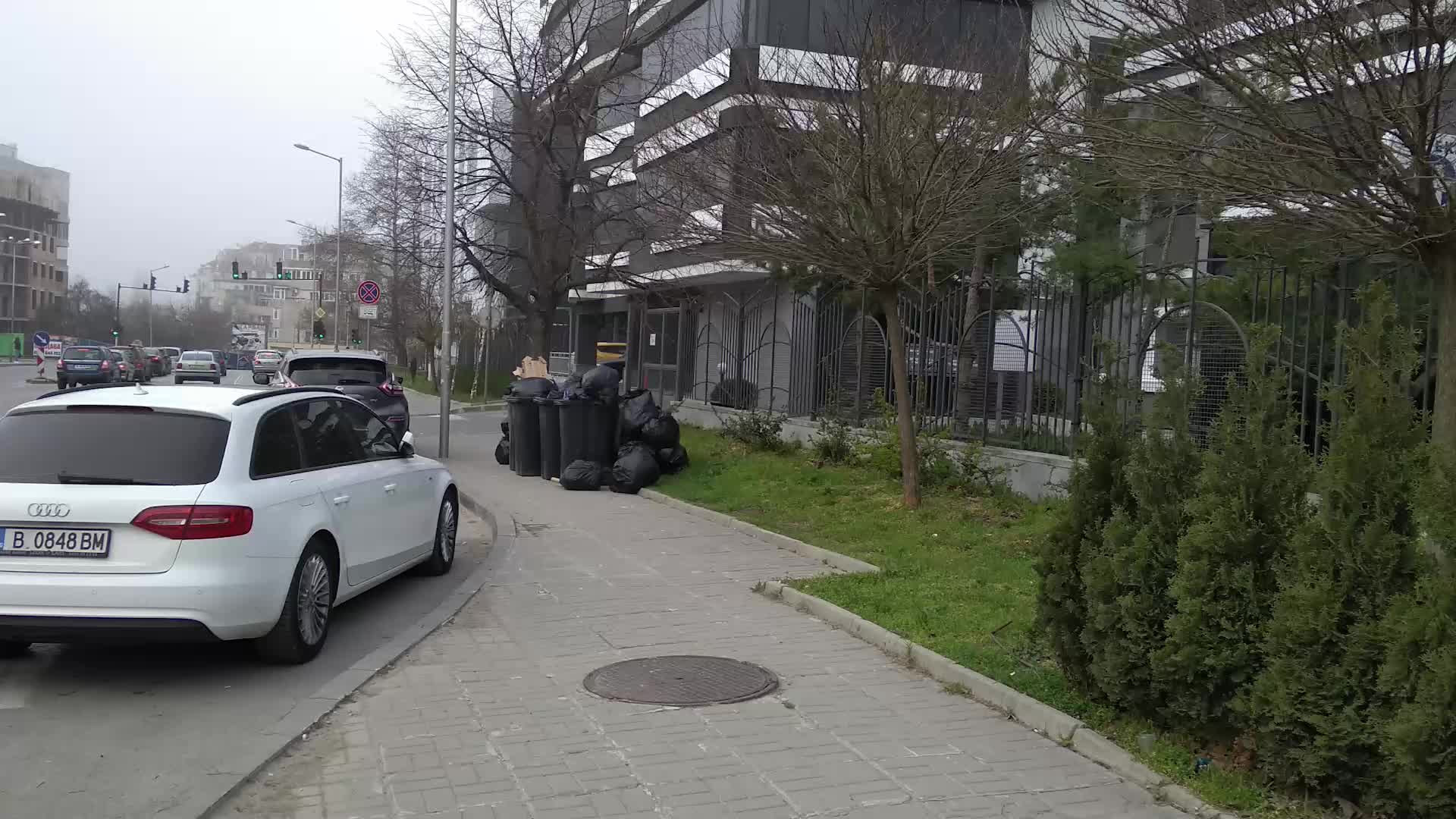 Майчин дом във Варна - нов и чист отвътре, но отвън...