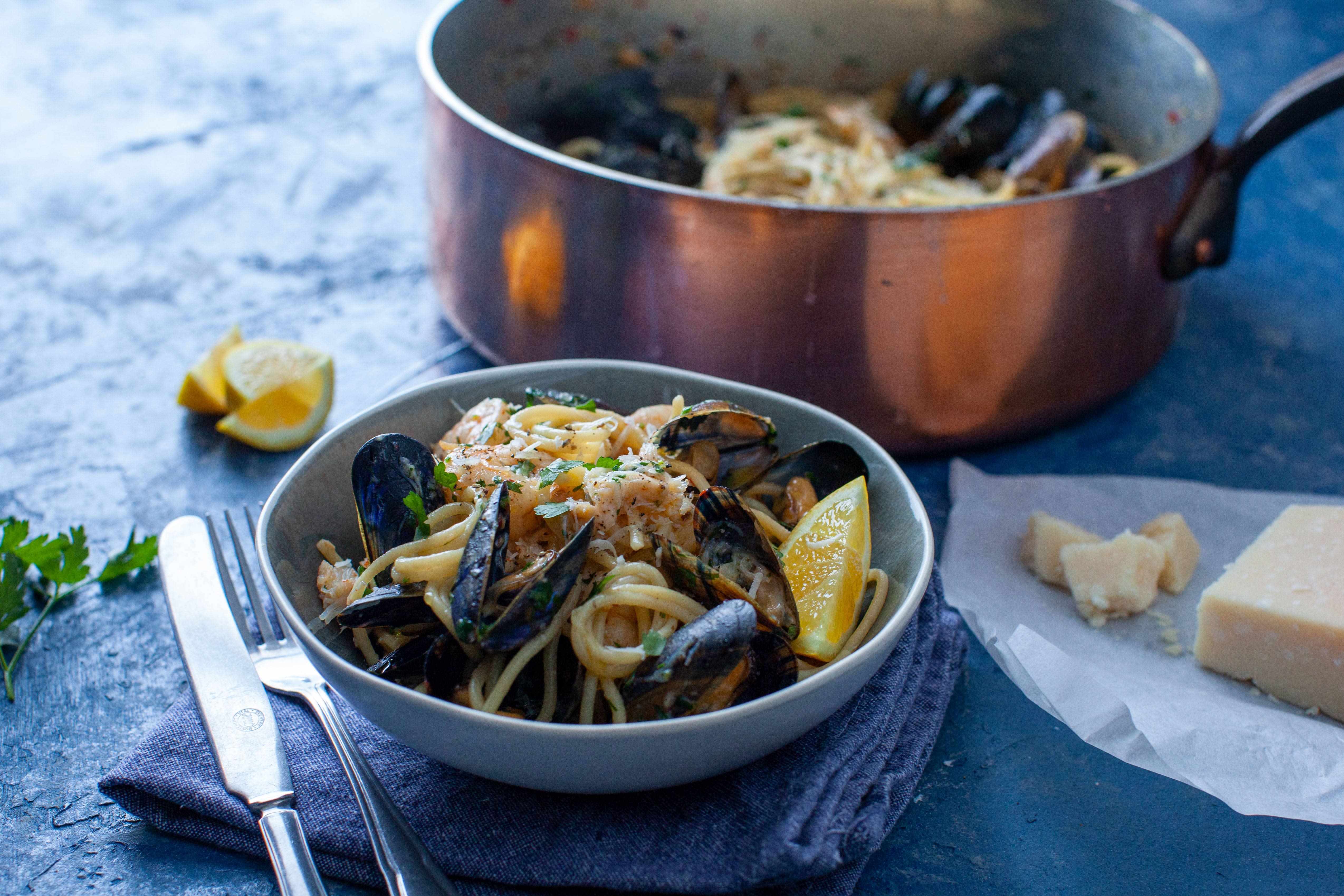Спагети с морски дарове, чесън и чили | В кухнята на шеф Марк Мориарти | 24Kitchen Bulgaria