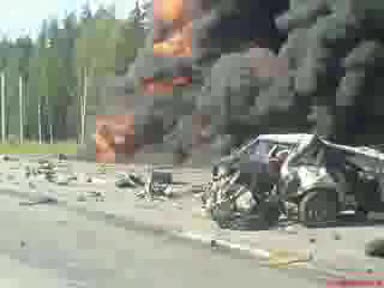 18  Автомобилна катастрофа в Русия ( Забранено за хора със слаби сърца )