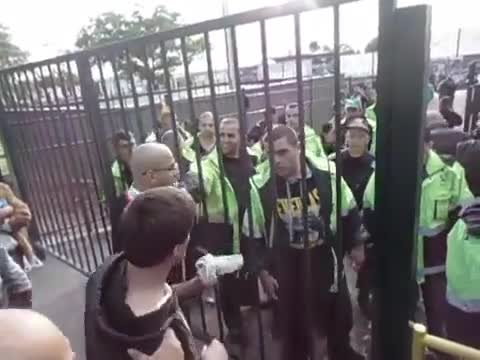 Мутри на Лудогорец бият фен на Цска