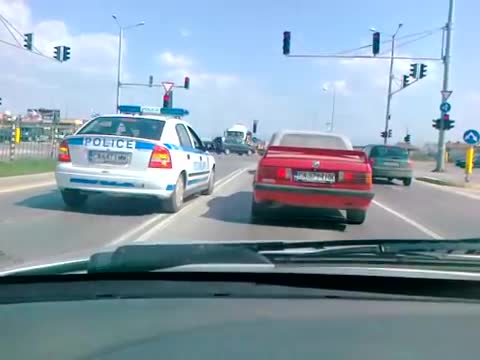Ето как се кара Bmw Turbo по булевард Сливница! А кажете какво заслужава тоя!