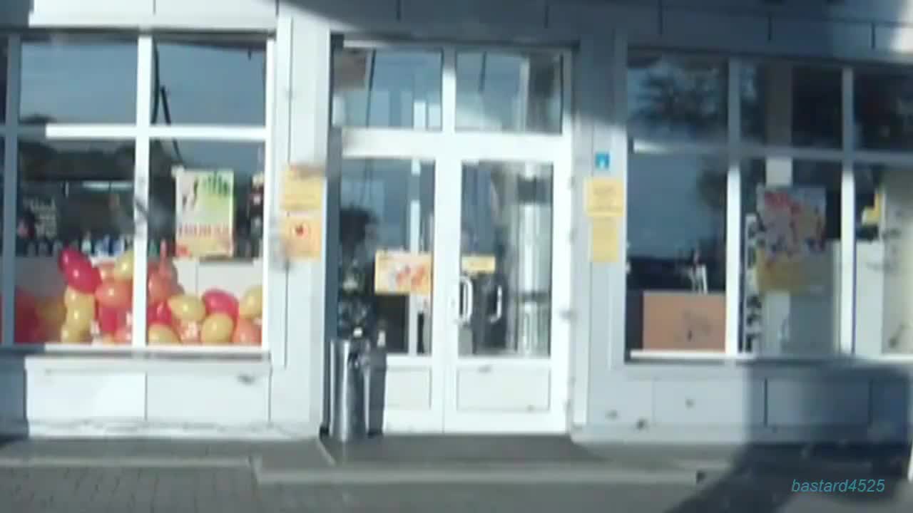 Жена на вратата