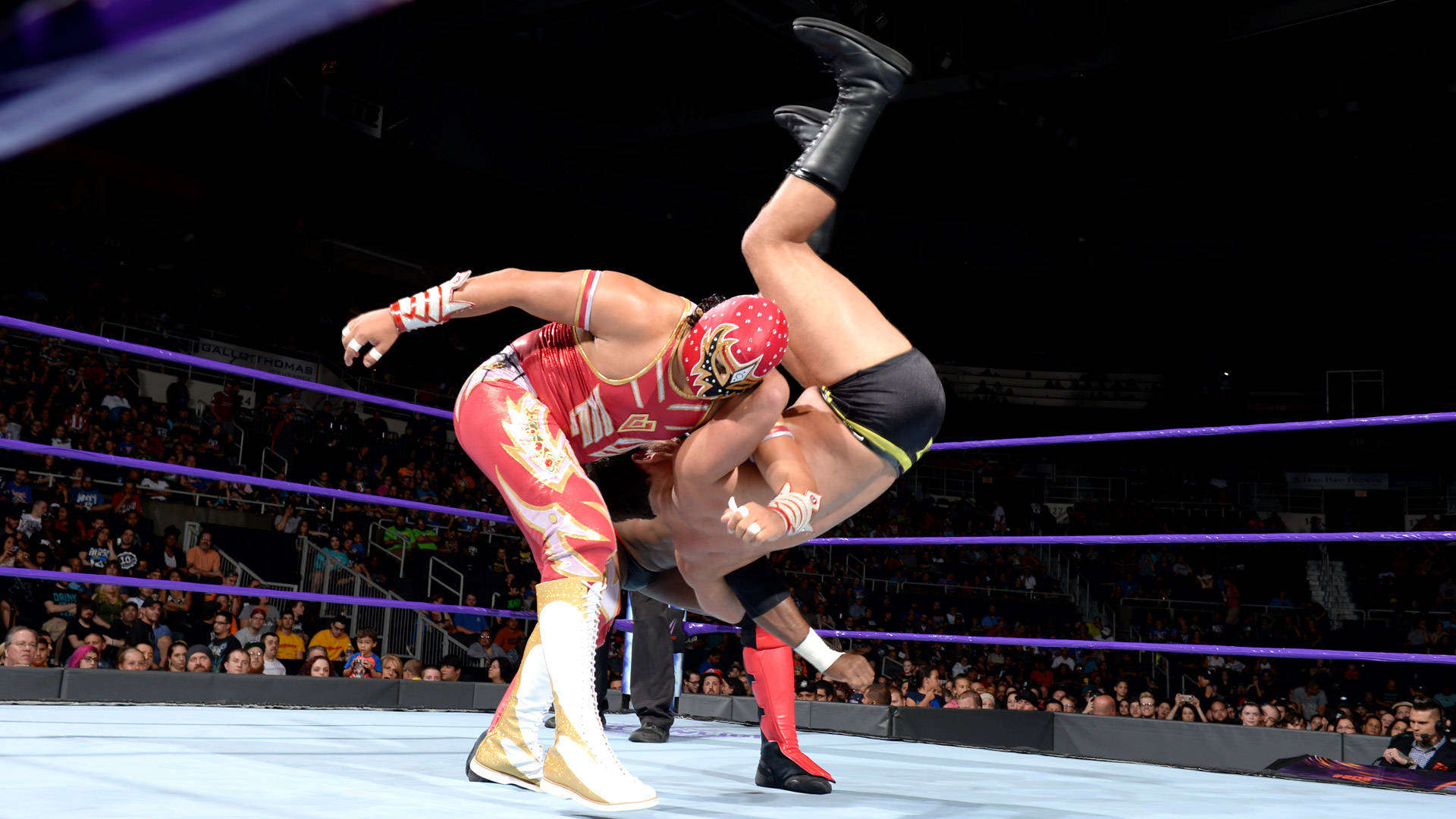 Седрик Алекзандър & Гран Металик vs. Тони Нийз & Дрю Гулак: WWE 205 Live, 15 Август, 2017