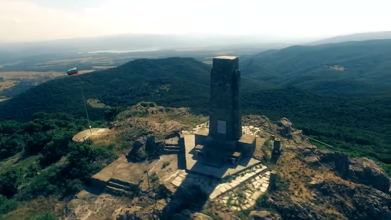 Мястото около Мезек в Източна Европа! Красиво селце в България заснето с дрон