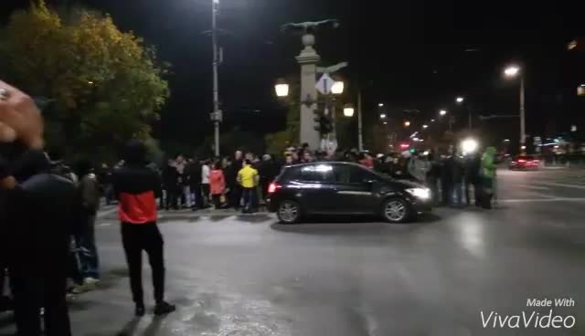 Протестиращи полицаи блокираха Орлов мост