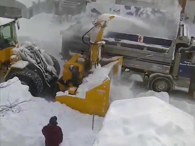 Как чистят сняг в Канада