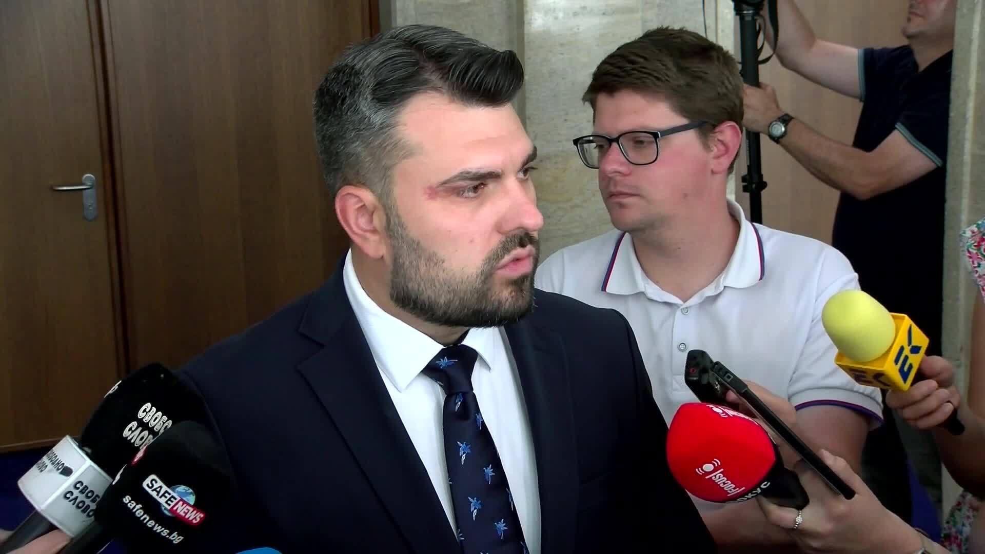 Георг Георгиев за подписването на Киевската декларация: Тази тежка политическа шизофрения застрашава устоите на българския автор