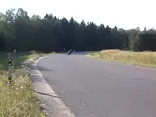 Yamaha R6 Само За Луди Фенове! :}