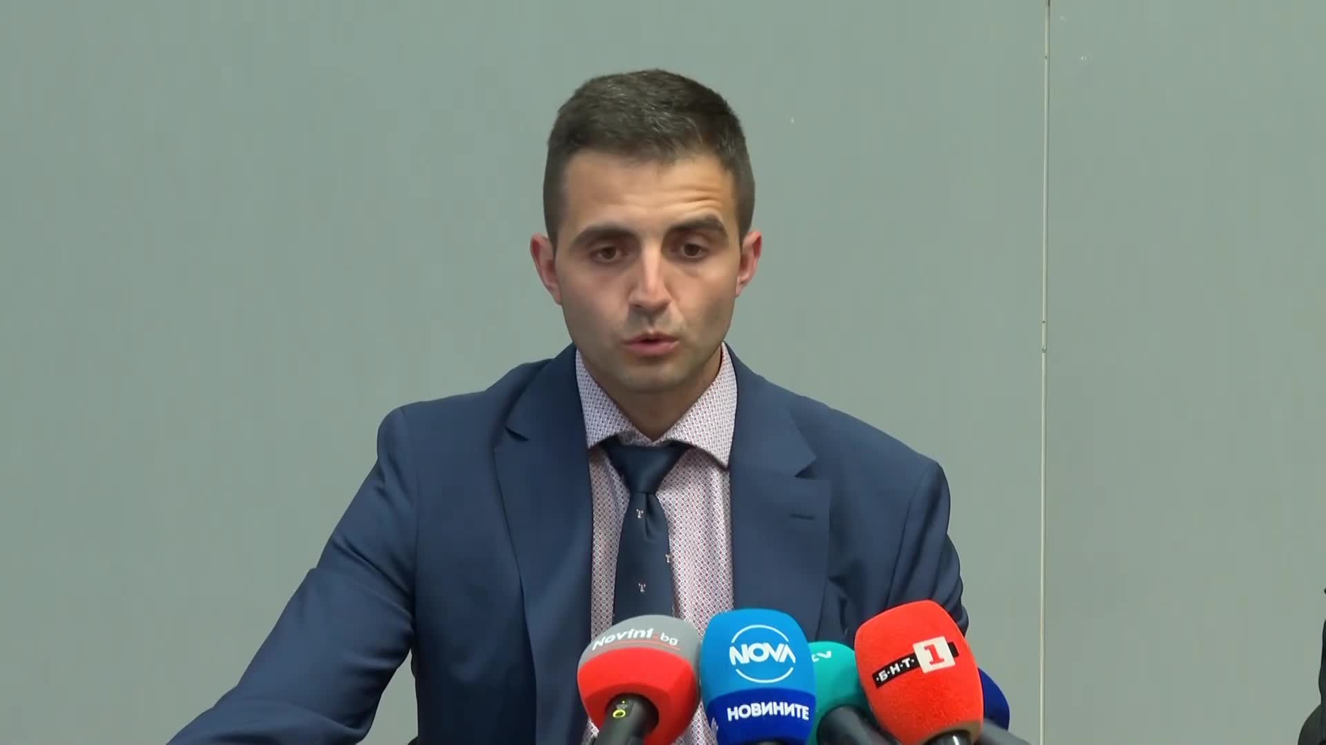 Повдигнаха обвинение на мъжа, поругал гроба на патриарх Неофит
