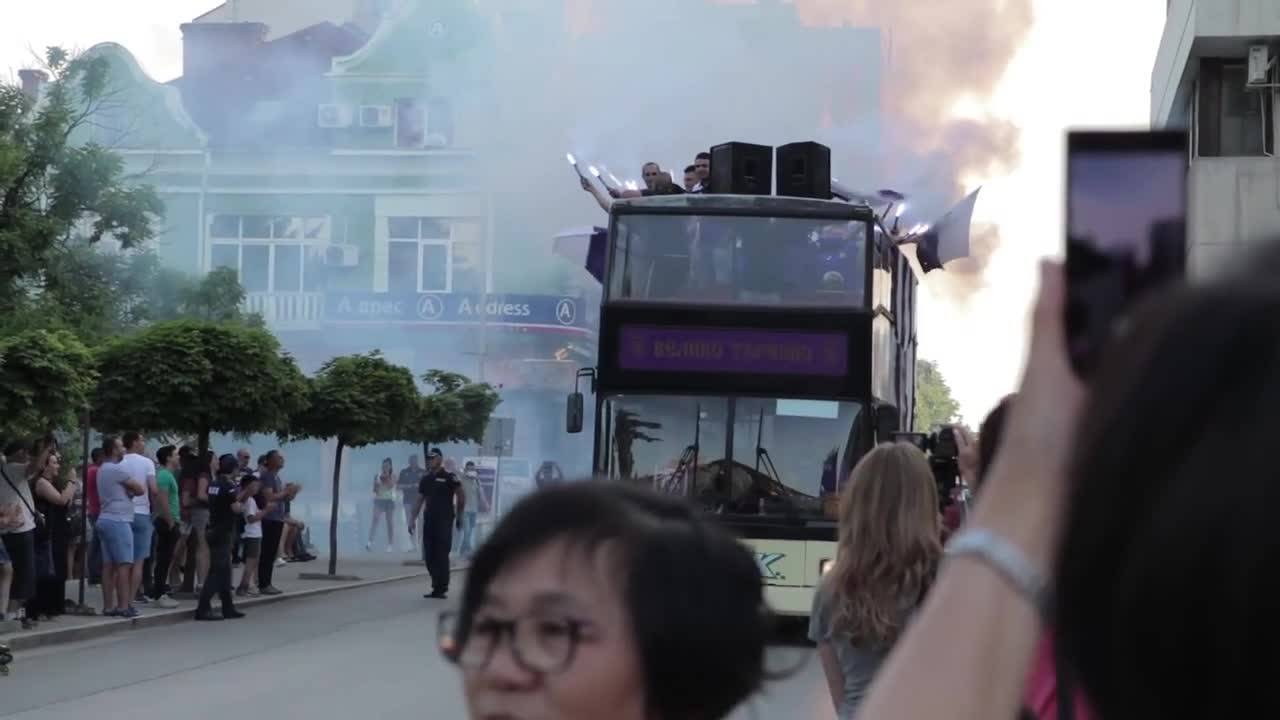 Етър се върна в Първа лига, а Царевец грейна във виолетово