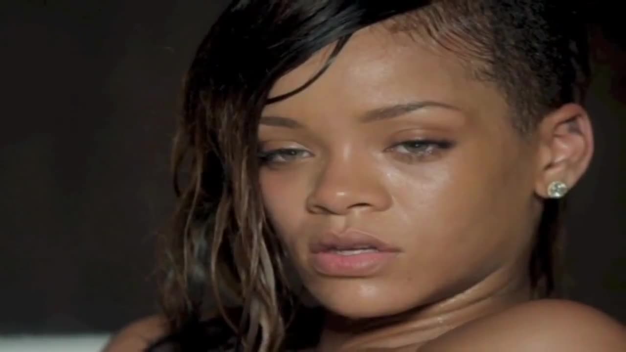 2®13 » Премиера• Rihanna ft. Mikky Ekko - Stay ( Music Video)   Превод