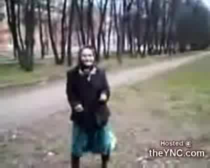 Луда Баба Танцува На Яка Музика :)
