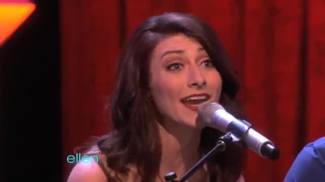 Karmin на гои в оо на Ellen певедено