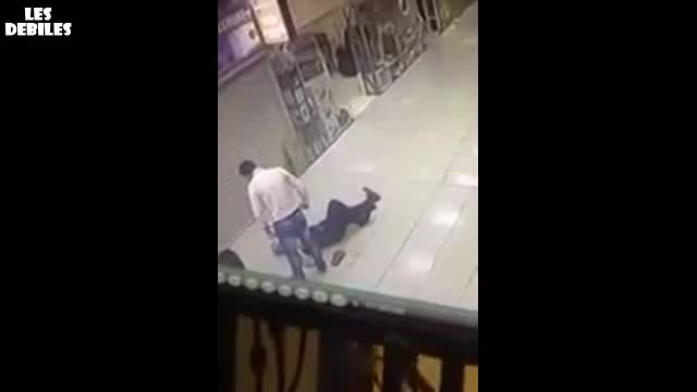 Така става когато атакуваш грешния човек!