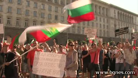 Протестиращи: Сменете правилата на играта