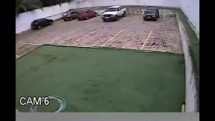 На пишман шофьор и Господ му помага ! смях