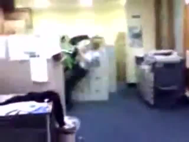Леко леко че изпочупи сичко =dd 
