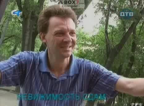 Голи и Смешни Скрита Камера Момиче Във Валяк