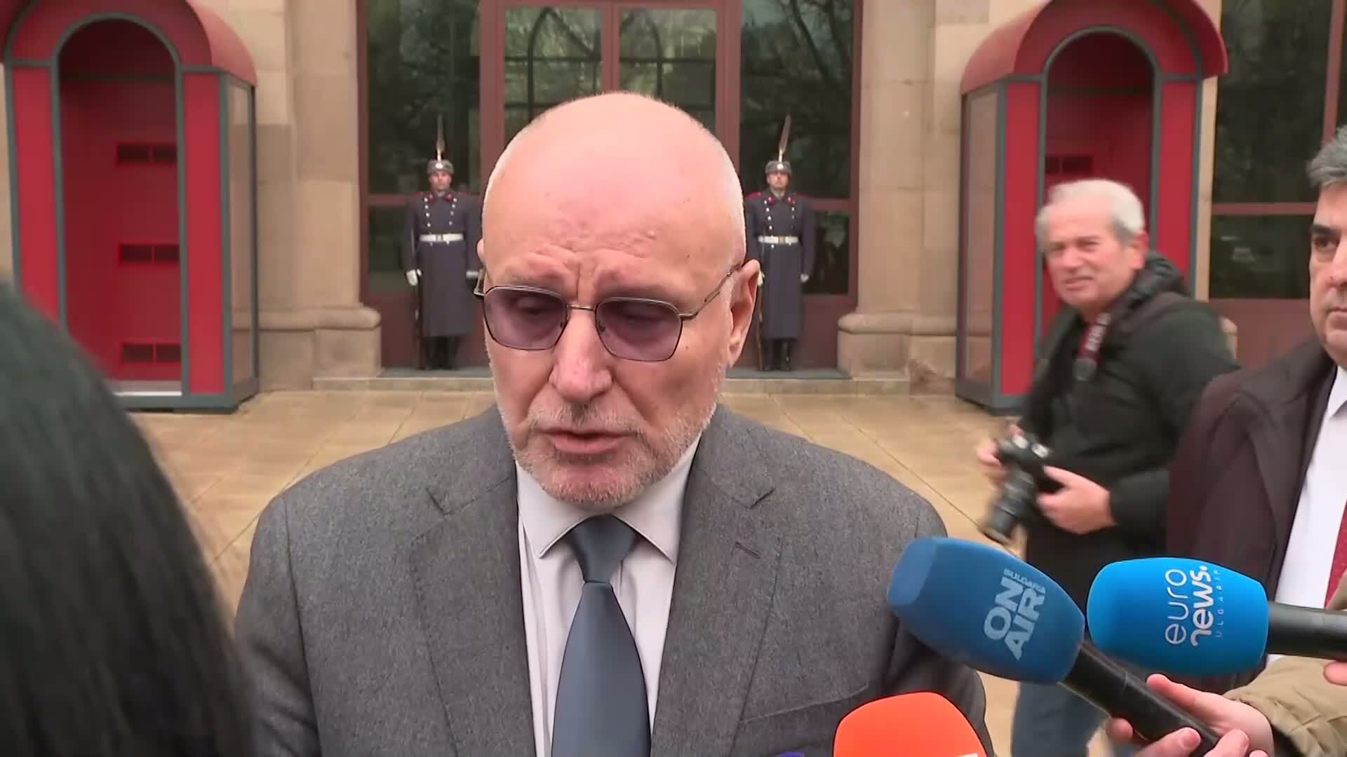 Консултациите при президента: Управителят на БНБ отказа да бъде служебен премиер