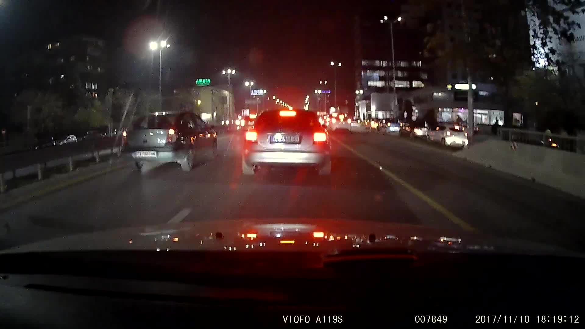 Шофиране в автобусната лента