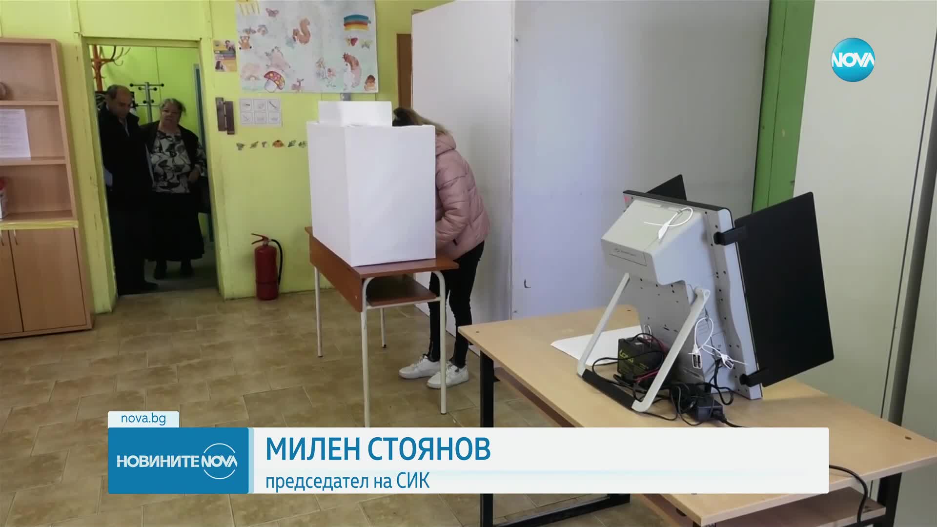 ЗАРАДИ РАЗВАЛЕНА МАШИНА: Асен Василев успя да гласува от третия път