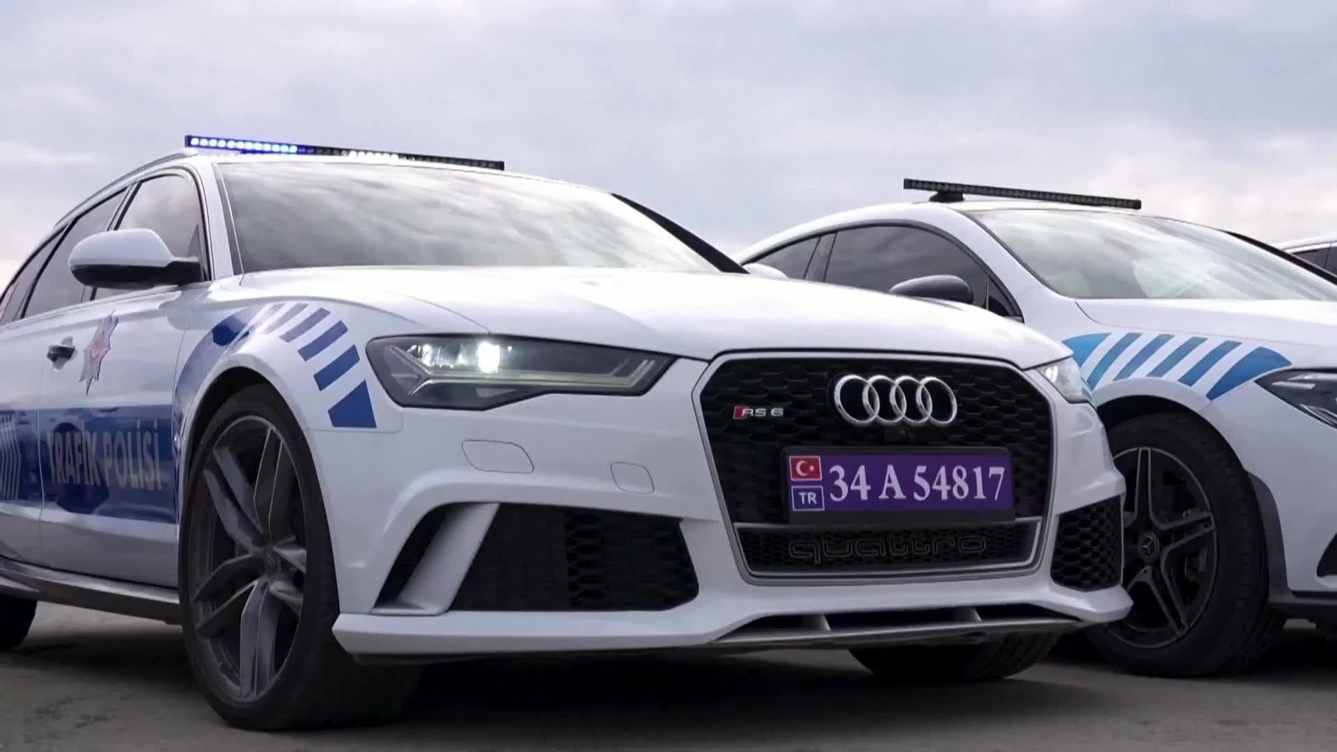 Турция превръща конфискувани луксозни автомобили в полицейски