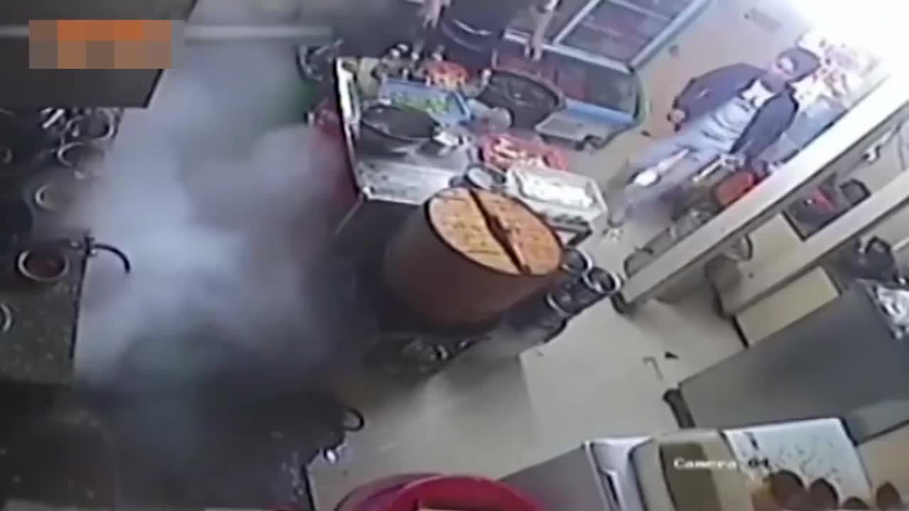 Eто защо не трябва да ползвате телефона си в кухнята