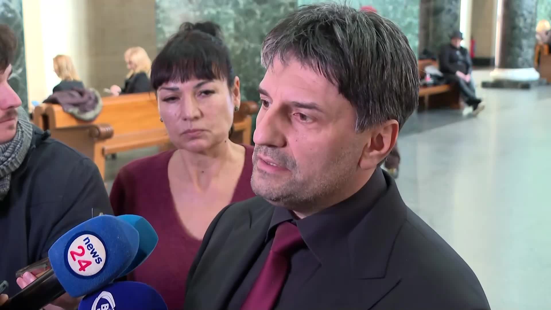 Спецоперация на полицията на Женския пазар в София, има задържани