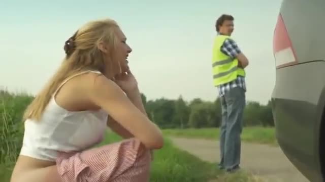 Вижте какво засне екипа на Google Street View! Внимавайте какво правите…