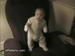 Бебе Танцува  Като Шакира - Смях